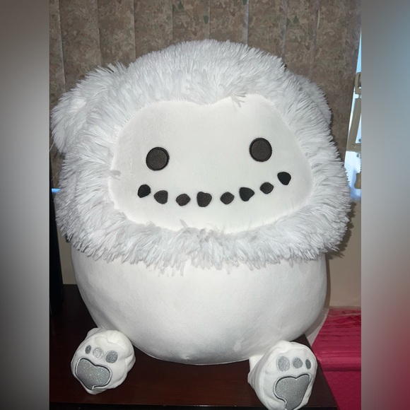 16” Snowman Benny Bigfoot Select Series Squishmallow 🖤 SOLD OUT IN STORES!! - Picture 2 of 7